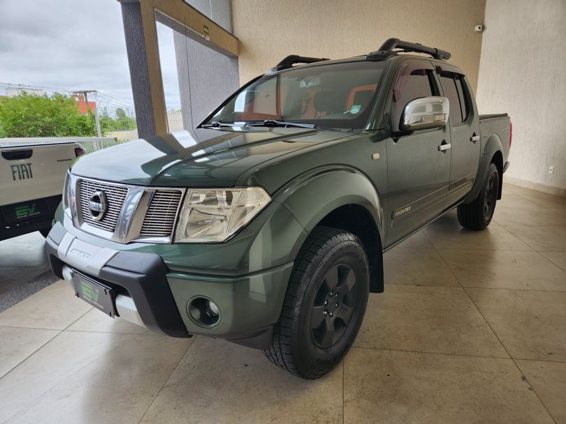 Nissan Frontier LE CD 4x4 2.5 TB Diesel Mec.