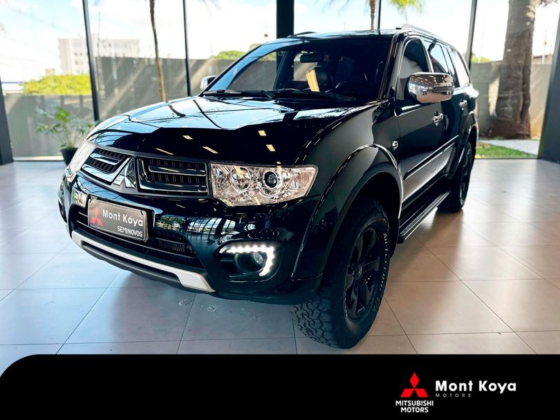Mitsubishi Pajero HPE 3.2 4x4 T.I. Dies. 5p Aut.