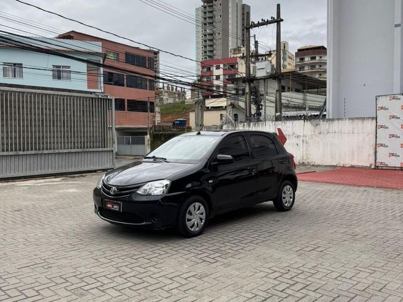 Toyota ETIOS HB X