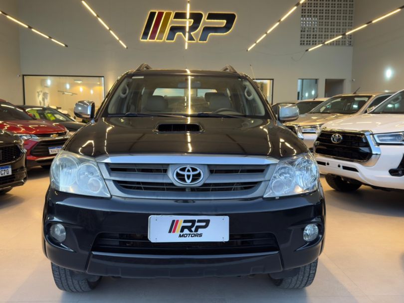 Toyota Hilux SW4 SRV D4-D 4x4 3.0 TDI Dies. Aut