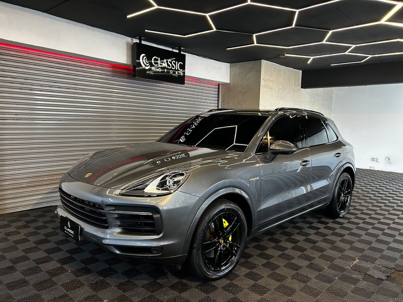 Porsche 3.0 V6 E-HYBRID AWD TIPTRONIC S