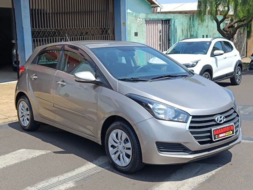 HYUNDAI 1.6 COMFORT PLUS 16V FLEX 4P MANUAL