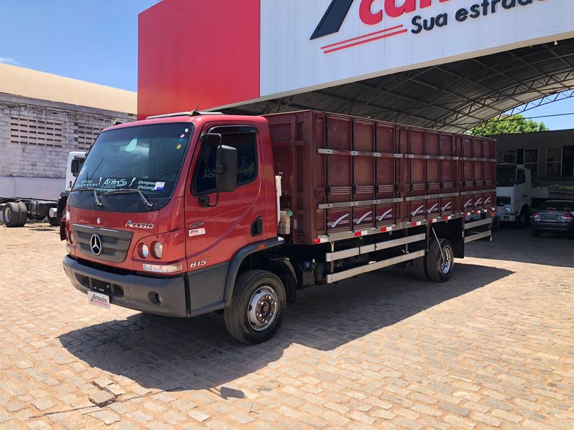 MERCEDES-BENZ Accelo 815 2p (diesel) (E5)