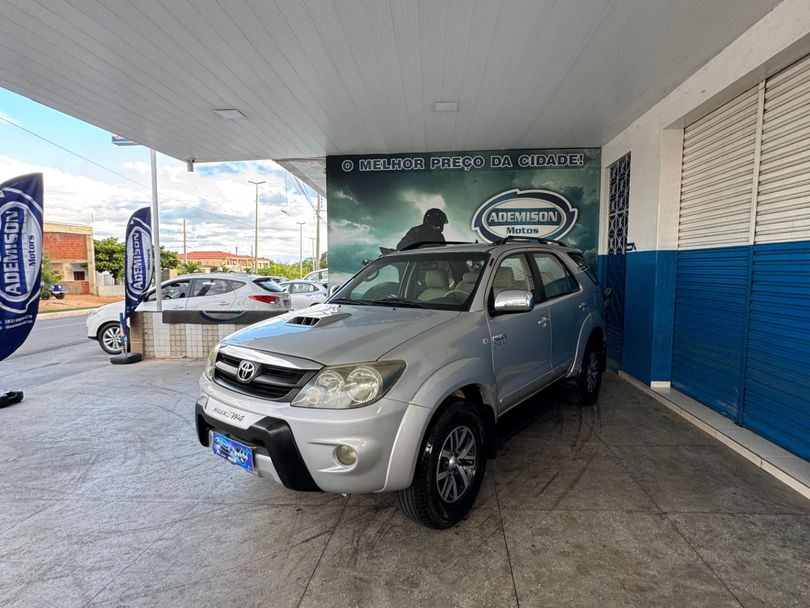 Toyota Hilux SW4 SRV D4-D 4x4 3.0 TDI Dies. Aut