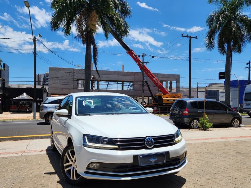 VolksWagen JETTA Comfortline 1.4 TSI 16V 4p Aut.