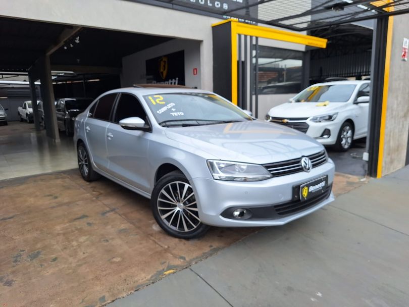 VolksWagen JETTA Comfortline 2.0 T.Flex 8V 4p Tipt.