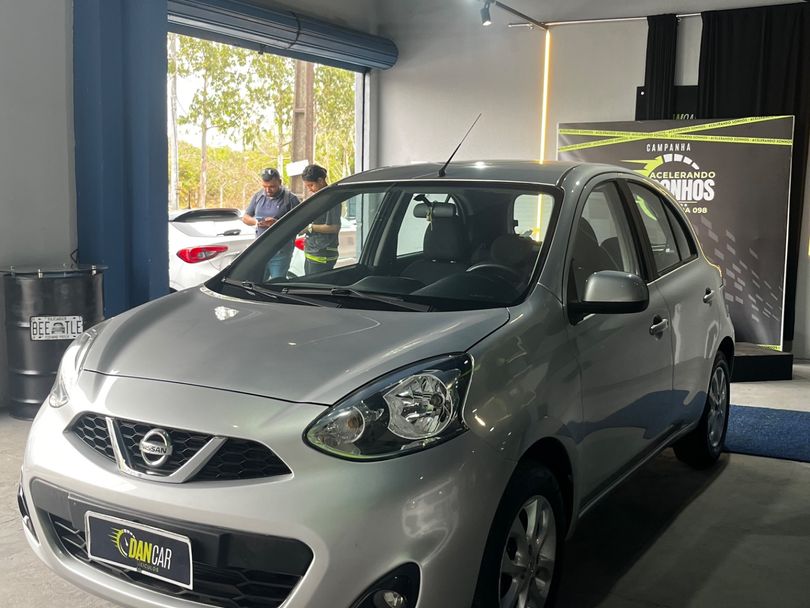 Nissan MARCH SV 1.6 16V FlexStart 5p Mec.