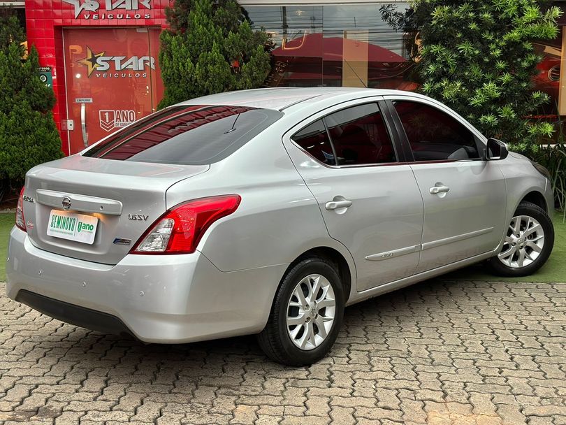 Nissan VERSA SV 1.6 16V FlexStart 4p Aut.