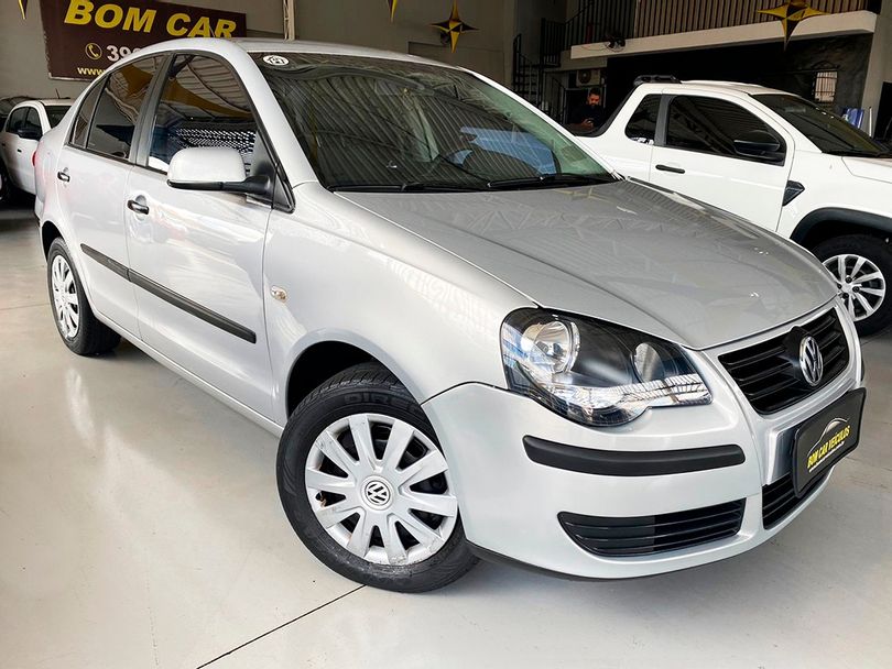 VolksWagen Polo Sedan 1.6 Mi Total Flex 8V 4p