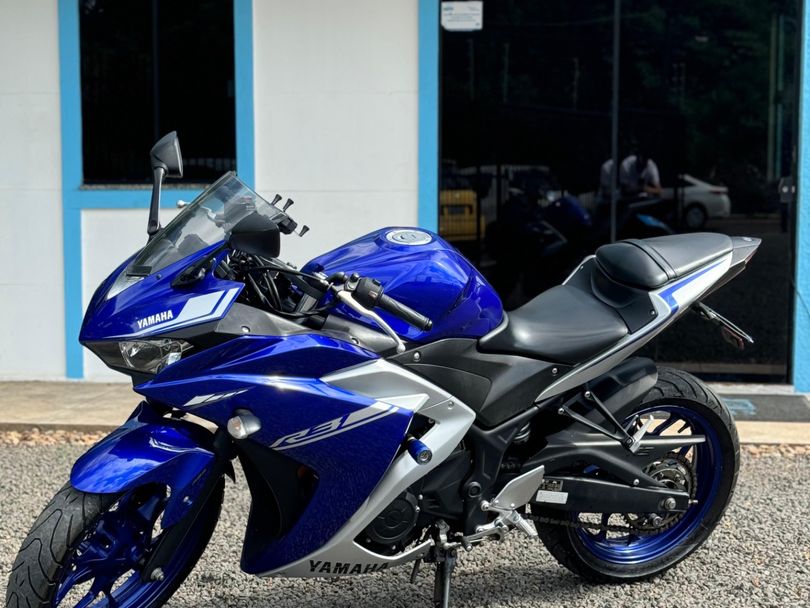 YAMAHA YZF R-3 321/ABS