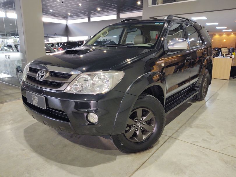 Toyota Hilux SW4 SRV D4-D 4x4 3.0 TDI Dies. Aut