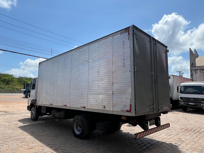 FORD CARGO 1517 T 3-Eixos 2p (diesel)