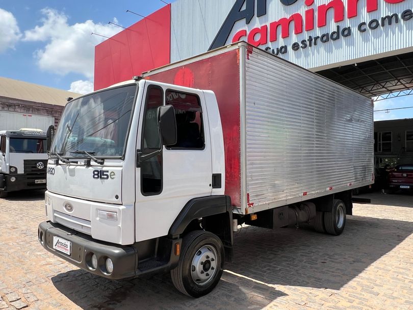 FORD CARGO 1517 T 3-Eixos 2p (diesel)