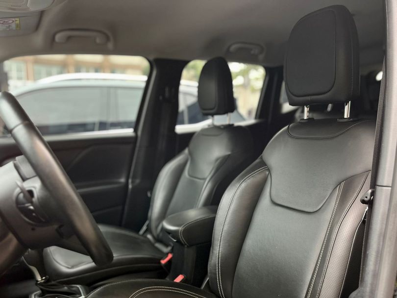 Jeep Renegade Longitude 1.8 4x2 Flex 16V Aut.