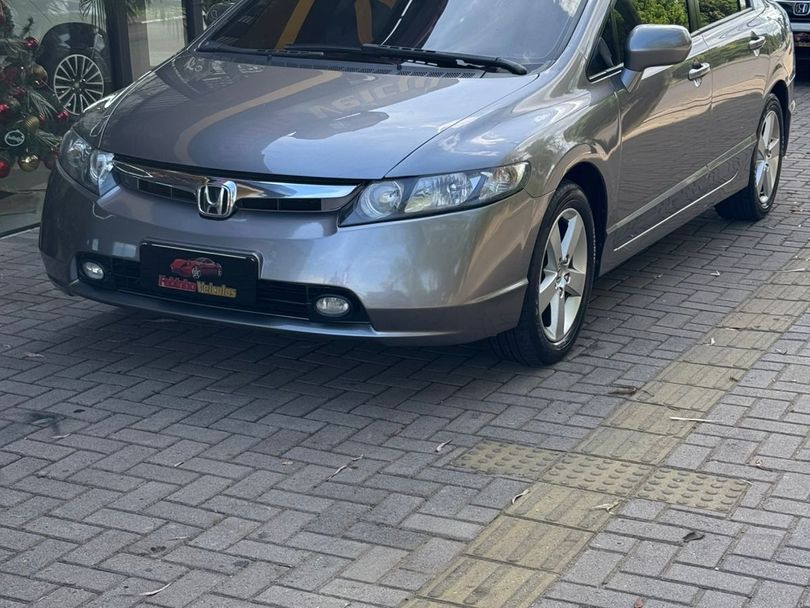 Honda Civic Sedan LXS 1.8/1.8 Flex 16V Aut. 4p