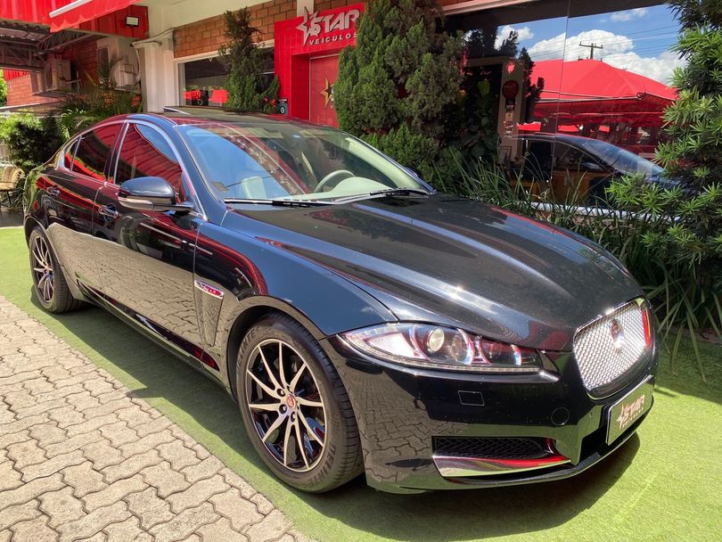 Jaguar XF 2.0 Turbo 16V 240cv Aut.
