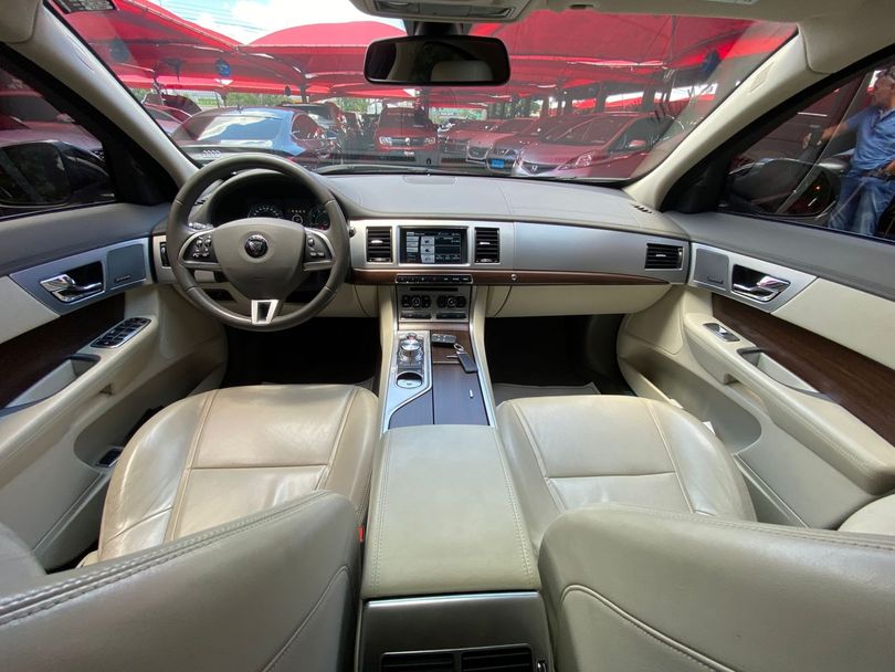 Jaguar XF 2.0 Turbo 16V 240cv Aut.