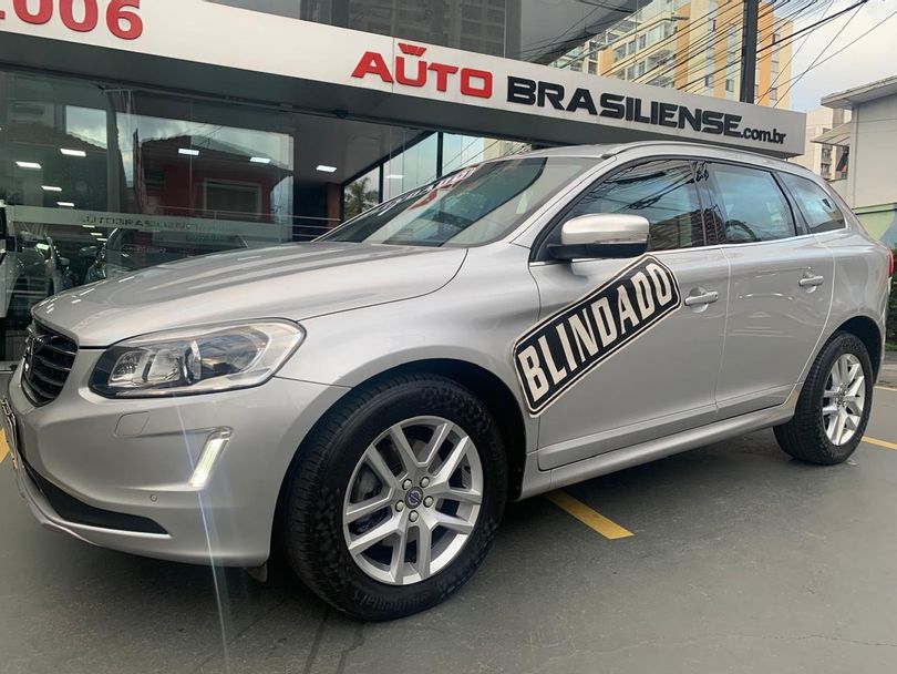 Volvo XC 60 T-5 MOMENTUM 2.0 245cv FWD 5p