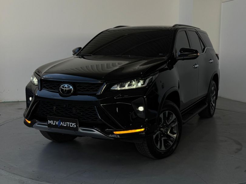 Toyota Hilux SW4 Diamond 2.8 TB 4x4 Die. Aut.