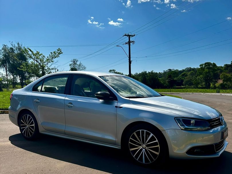 VolksWagen JETTA Highline 2.0 TSI 16V 4p Tiptronic