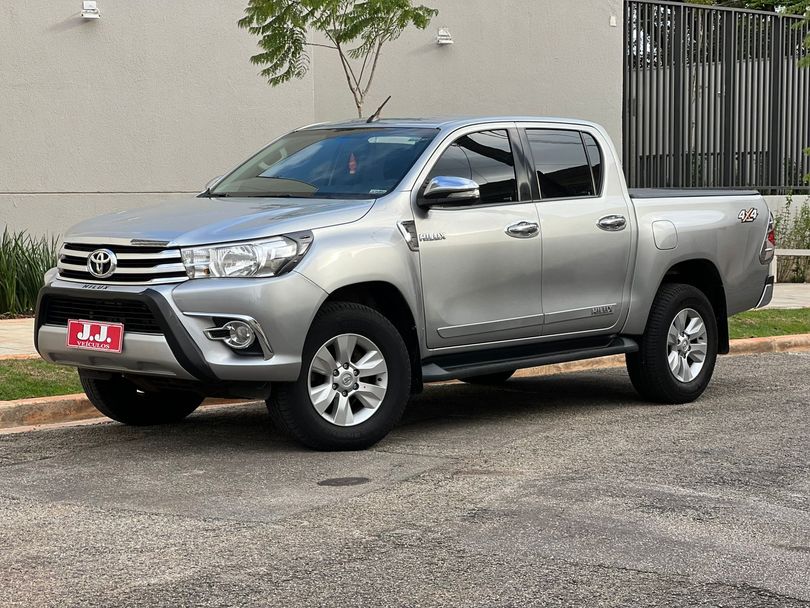 Toyota Hilux CD SRV 4x4 2.7 Flex 16V Aut.