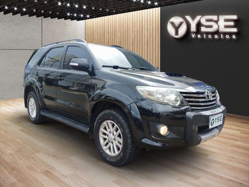 Toyota Hilux SW4 SRV D4-D 4x4 3.0 TDI Dies. Aut