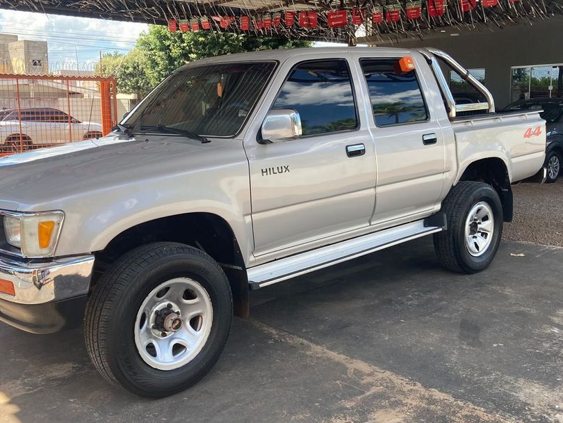 Toyota Hilux CD DLX 4x4 2.8 Diesel