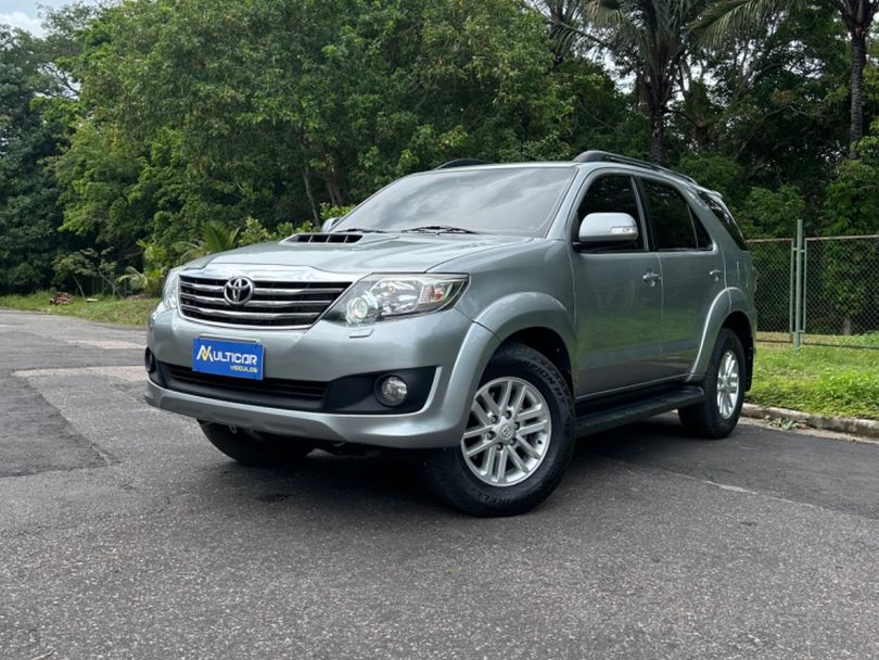 Toyota Hilux SW4 SRV D4-D 4x4 3.0 TDI Dies. Aut