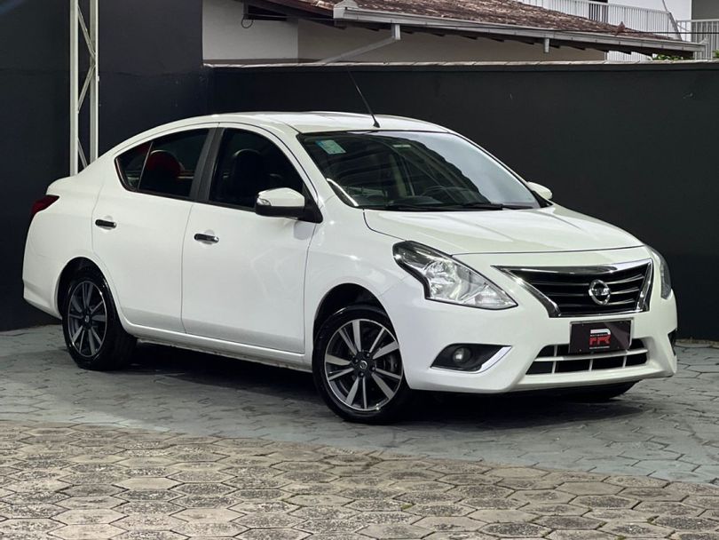 Nissan VERSA SL 1.6 16V FlexStart 4p Mec.