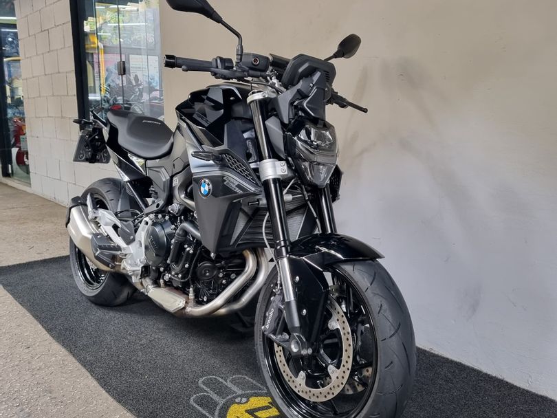 BMW F 900 R Sport Plus