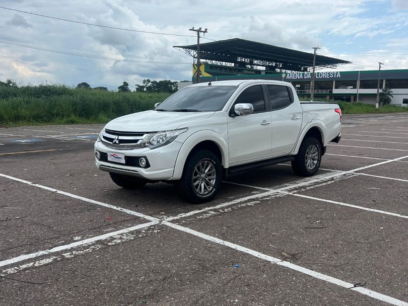 Mitsubishi L200 Triton Sport 2.4 DID-H HPE-S Top 4WD (Aut)
