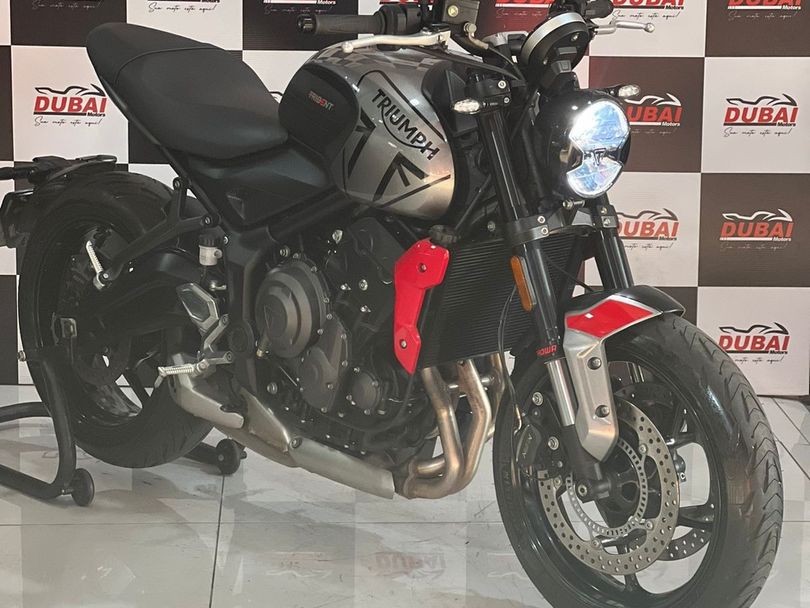 TRIUMPH TRIDENT 660