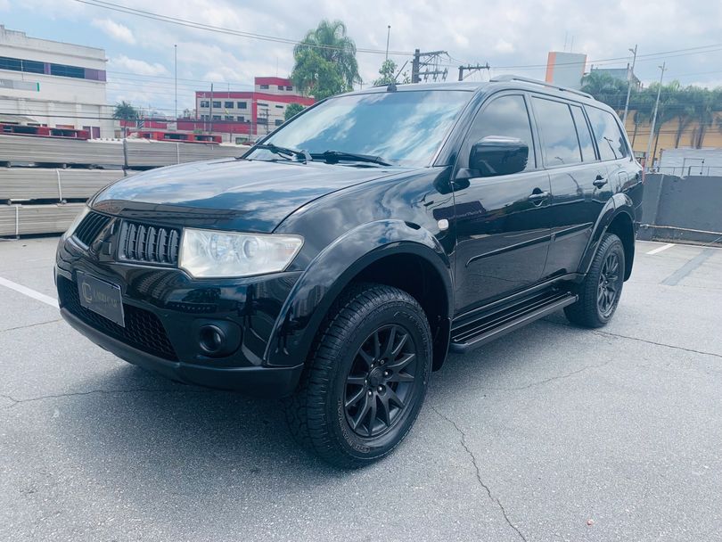 Mitsubishi Pajero DAKAR 3.2 4x4 T.I. Dies. 5p Aut.