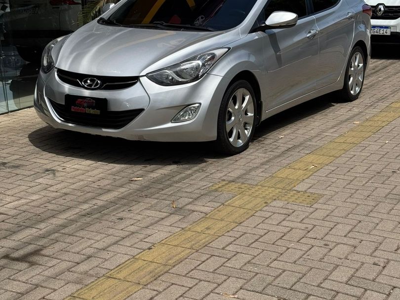 Hyundai Elantra GLS 1.8 16V Aut.