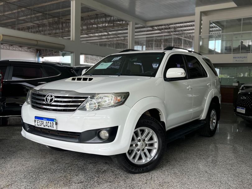Toyota Hilux SW4 SRV D4-D 4x4 3.0 TDI Dies. Aut