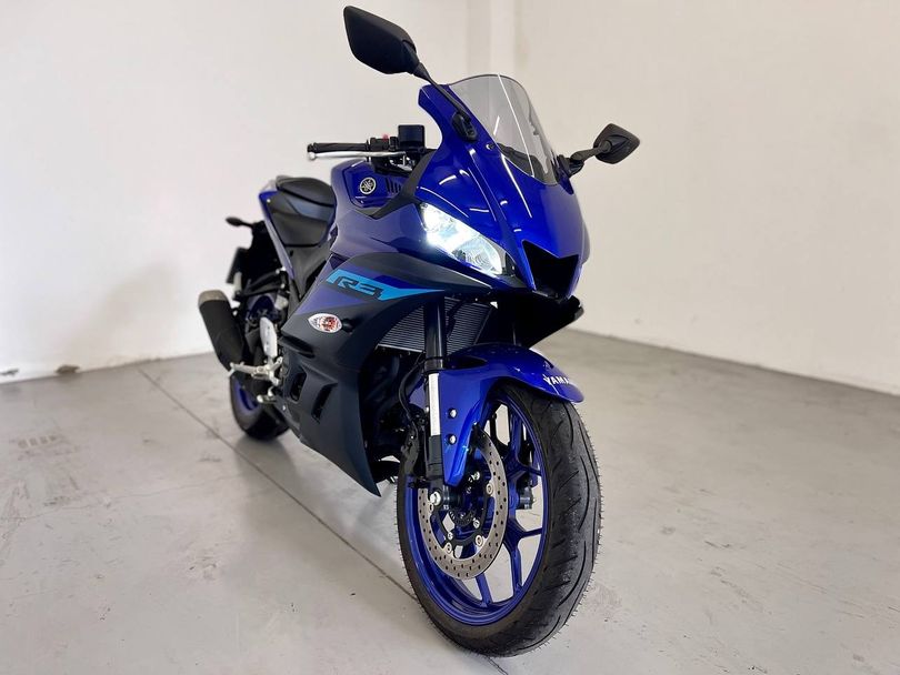 YAMAHA YZF R-3 321/ABS