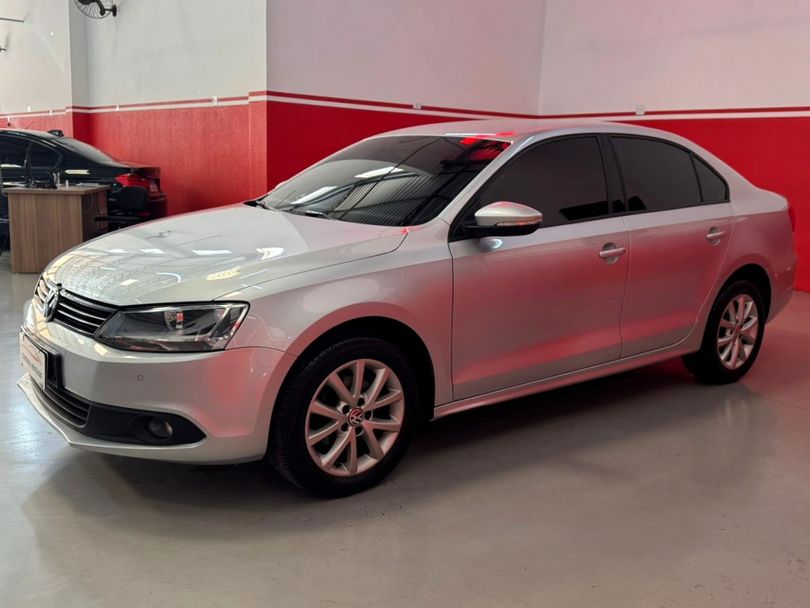 VolksWagen JETTA Comfortline 2.0 T.Flex 8V 4p Tipt.