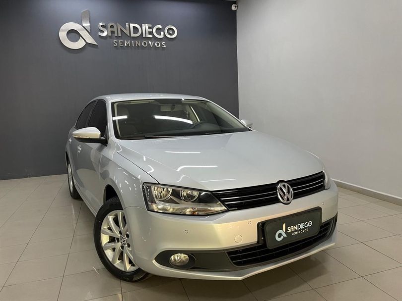 VolksWagen JETTA Comfortline 2.0 T.Flex 8V 4p Tipt.