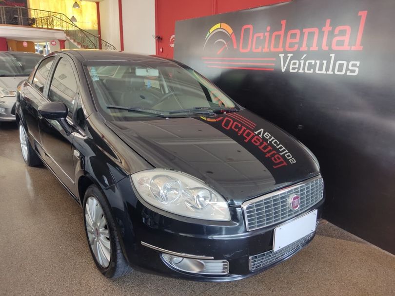 Fiat LINEA ESSENCE Dualogic 1.8 Flex 16V 4p