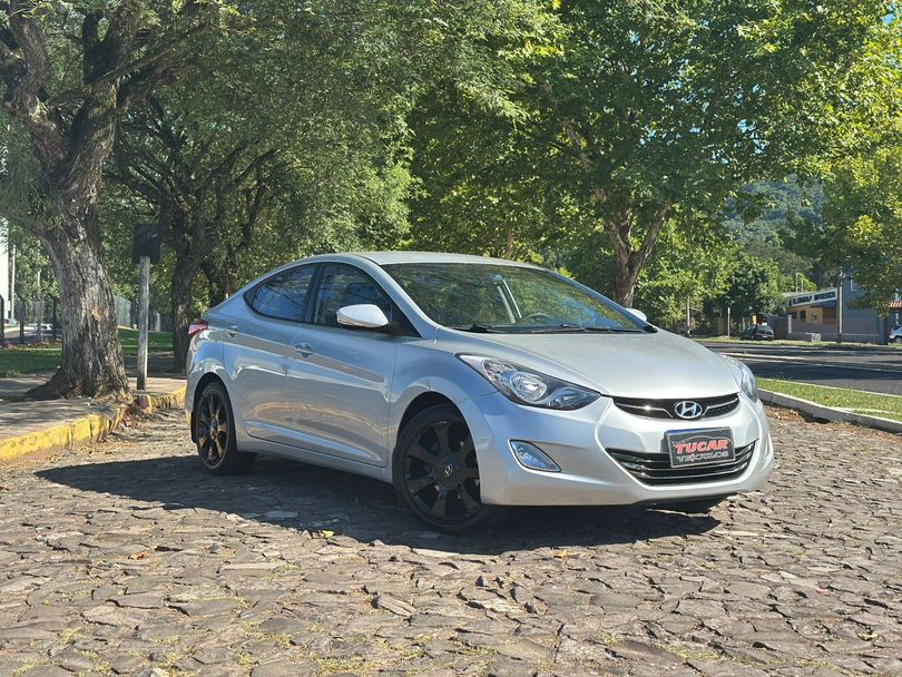 Hyundai Elantra GLS 1.8 16V Aut.