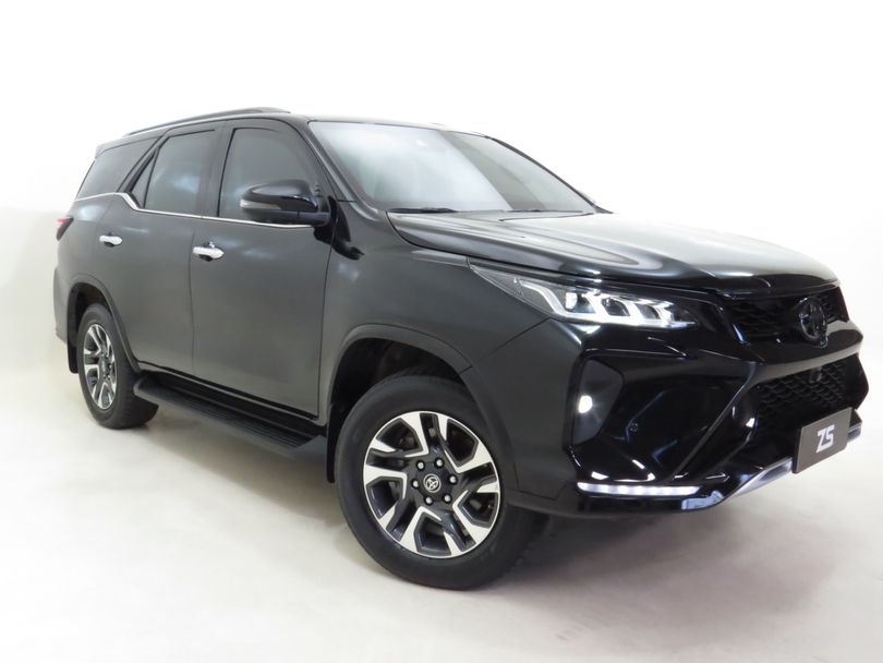 Toyota Hilux SW4 Diamond 2.8 TB 4x4 Die. Aut.