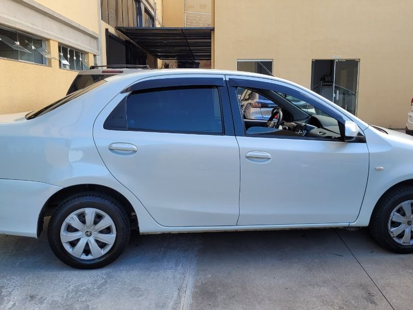 Toyota ETIOS XS Sedan 1.5 Flex 16V 4p Aut.