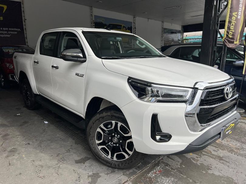 Toyota NOVO HILUX SRV 4X4  2025