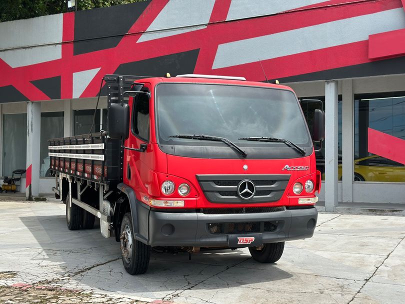 MERCEDES-BENZ Accelo 815 2p (diesel) (E5)
