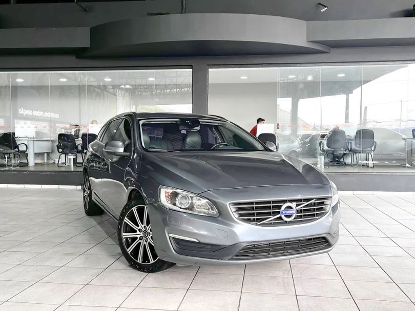 Volvo V60 T-5 MOMENTUM 2.0  5p
