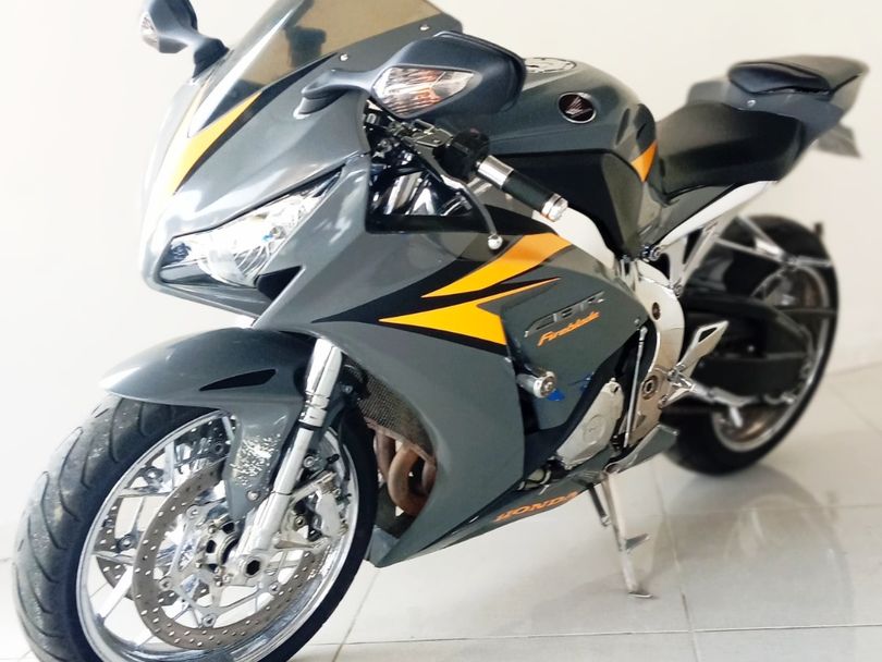 HONDA CBR 1000 RR Fireblade