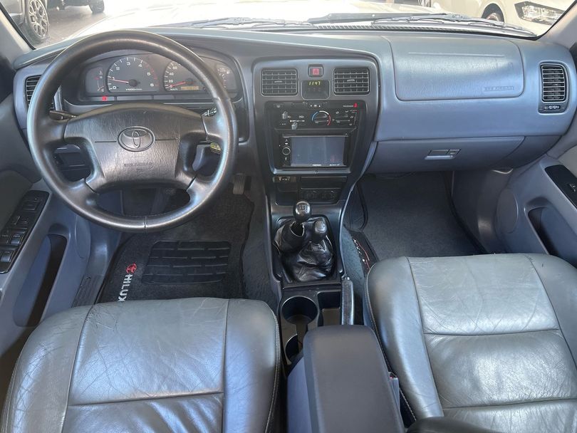 Toyota Hilux SW4 4x4 3.0 8V TB Diesel