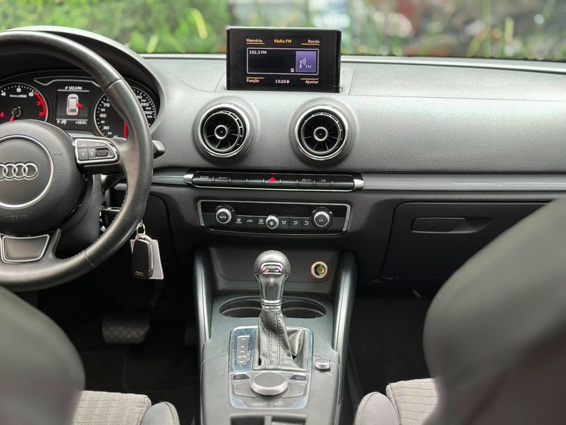 Audi A3 Sportback 1.8 16V TFSI S-tronic 5p
