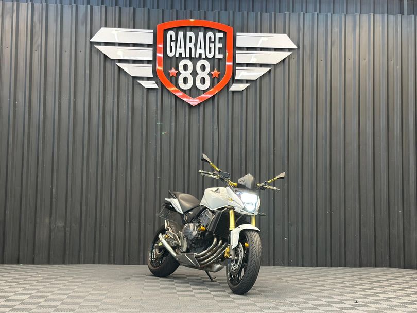 HONDA CB 600F HORNET