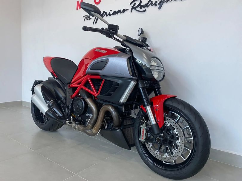 Ducati DIAVEL 1198